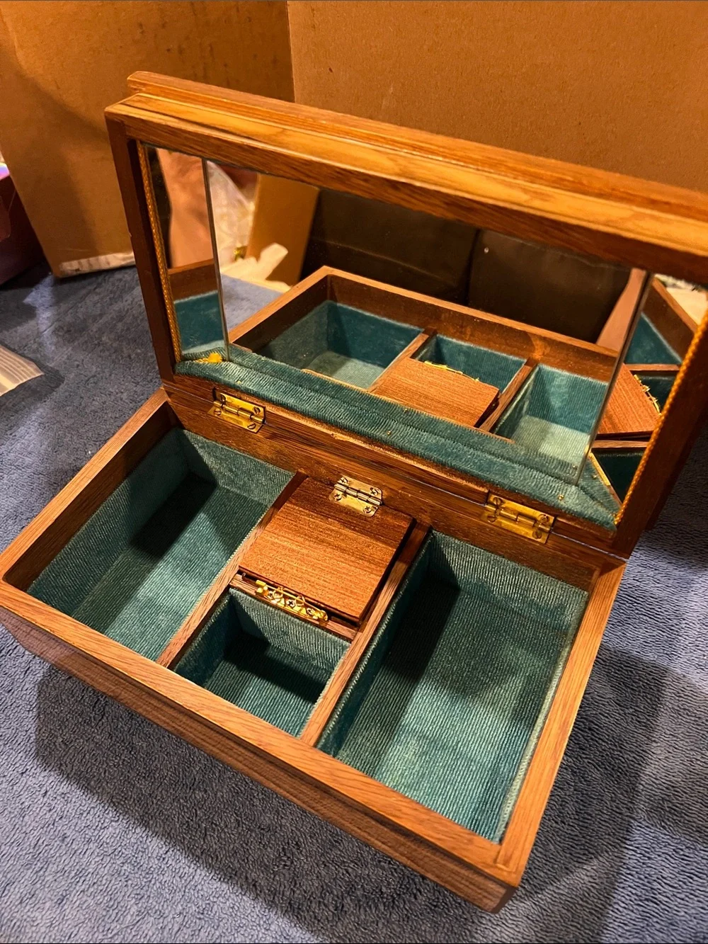 Wood Grain Jewelry Box & Music Box